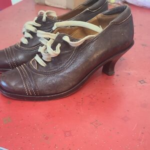 Vintage Brown Leather Heeled Shoes